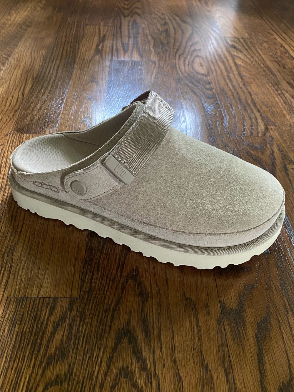 UGG Women Goldenstar Clog - 1138252 Sand - RIGHT ONLY -AMPUTEE Replacement Shoe